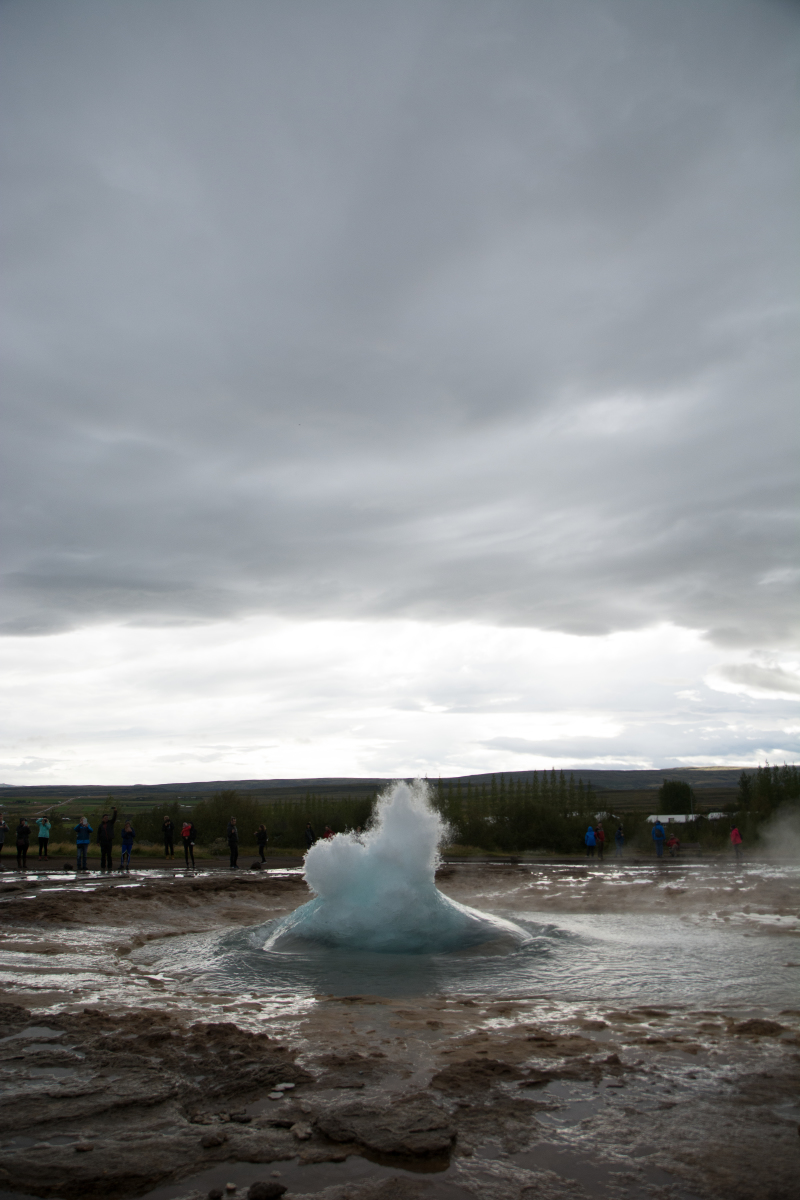 2017-09-04-Iceland-061-Geysir-little-blow.jpg