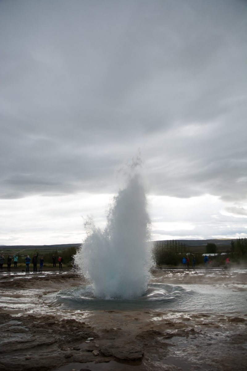 2017-09-04-Iceland-062-Geysir-little-blow.jpg