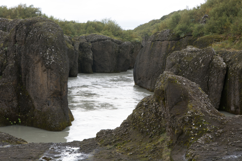 2017-09-04-Iceland-097-Bruarhloo-slot-canyon.jpg