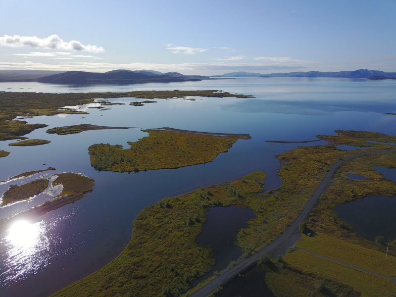 2017-09-05-Iceland-15-Thingvallavatn-Thingville-drone.JPG