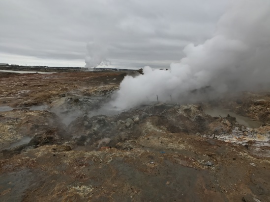 2017-08-24-Iceland-08-Geothermal-steam.JPG