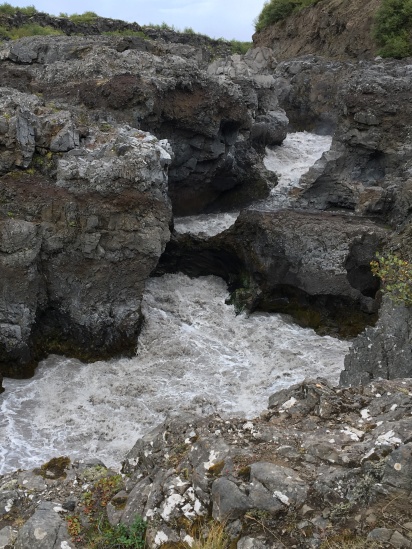 2017-08-26-Iceland-36-Barnafoss-missing-children.JPG