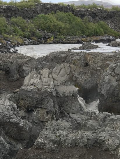 2017-08-26-Iceland-40-Barnafoss-missing-children.JPG