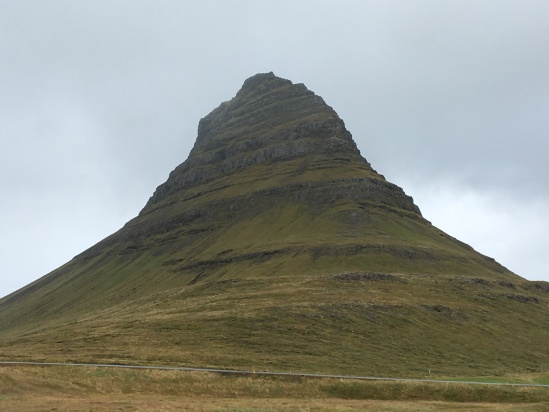2017-08-27-Iceland-51-arrowhead-mountain-near-Kirkjufellsfoss.JPG