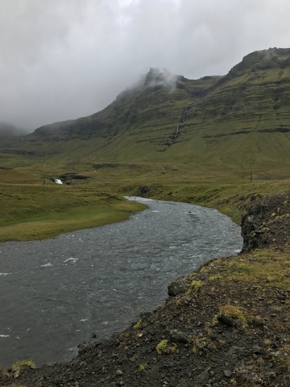 2017-08-27-Iceland-54-arrowhead-mountain-near-Kirkjufellsfoss.JPG