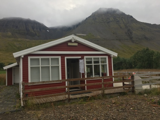 2017-08-28-Iceland-113-Holl-Farm-AirBNB.JPG