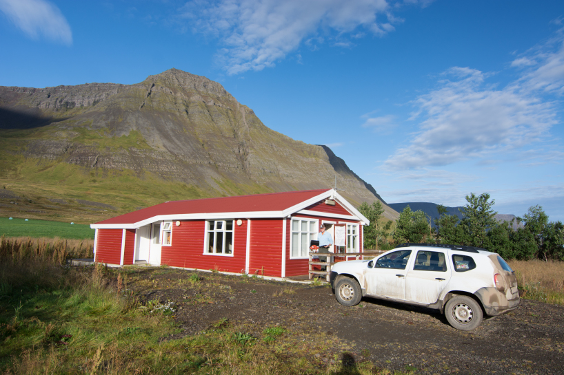 2017-08-29-Iceland-011-Holl-Farm-AirBNB.jpg