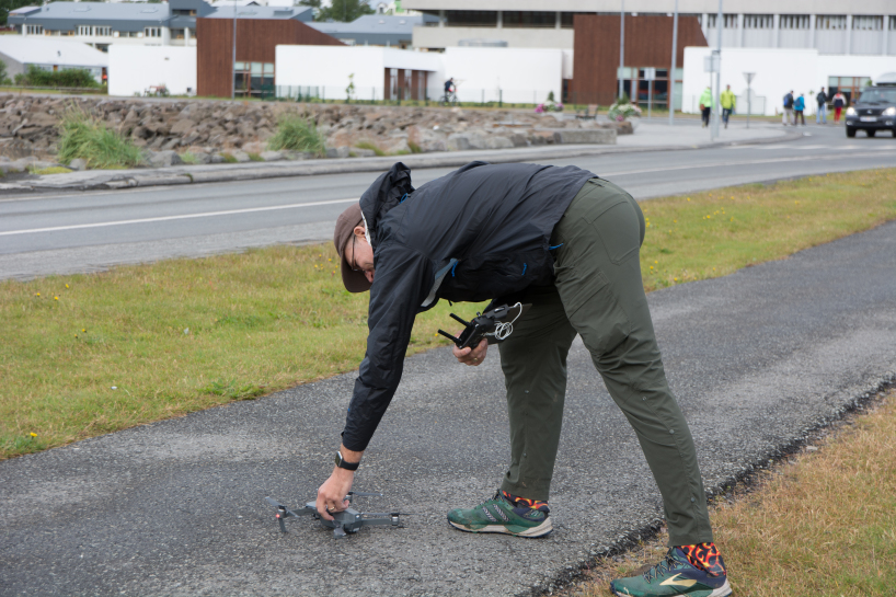 2017-08-29-Iceland-038-Isafjorour-Travis-flying-drone.jpg