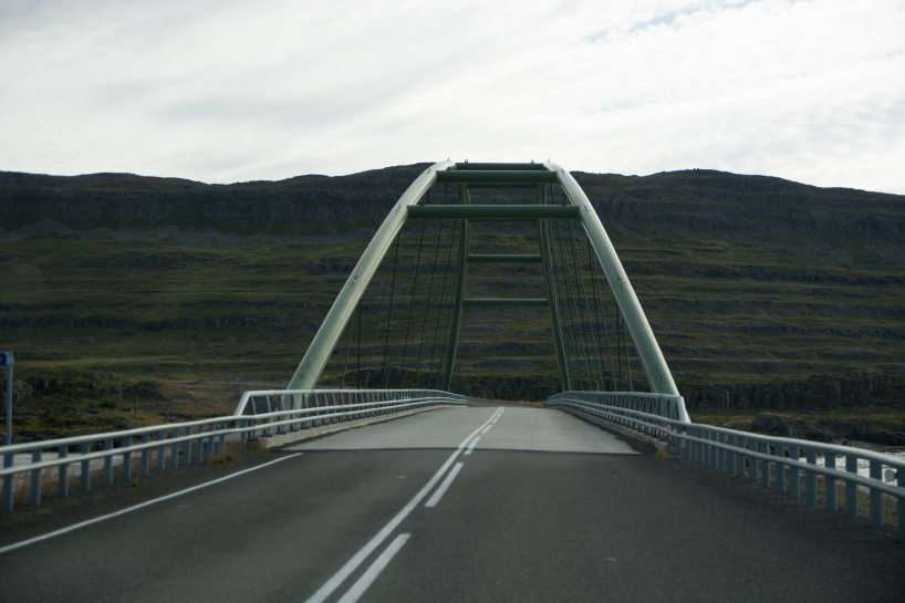 2017-08-29-Iceland-081-bridge.jpg