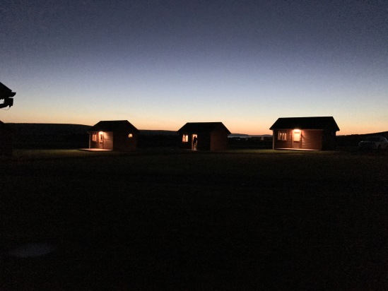 2017-08-29-Iceland-147-Hvammstangi-moon-before-aurora.JPG