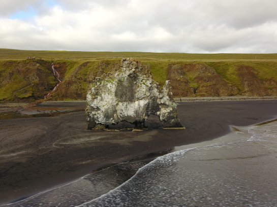 2017-08-30-Iceland-019-HvItserkur-drone.JPG