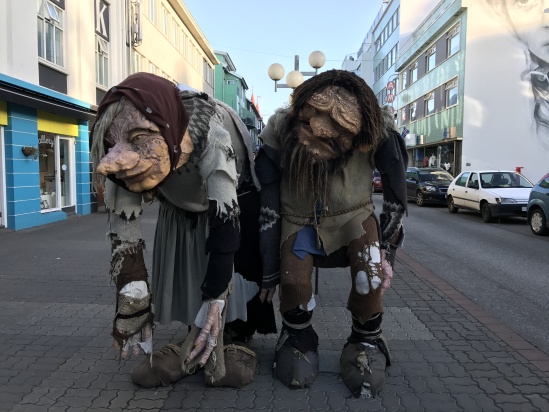 2017-08-30-Iceland-078-Akureyri-Trolls.JPG