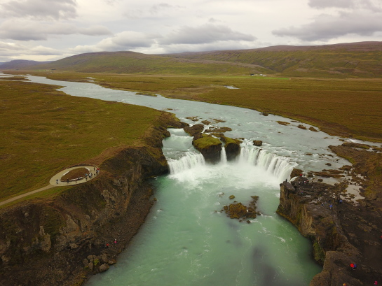 2017-08-31-Iceland-011-Gooafoss-Waterfall-drone.JPG