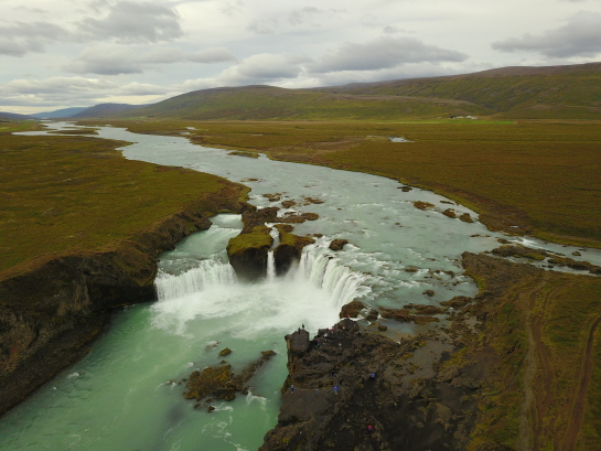 2017-08-31-Iceland-012-Gooafoss-Waterfall-drone.JPG