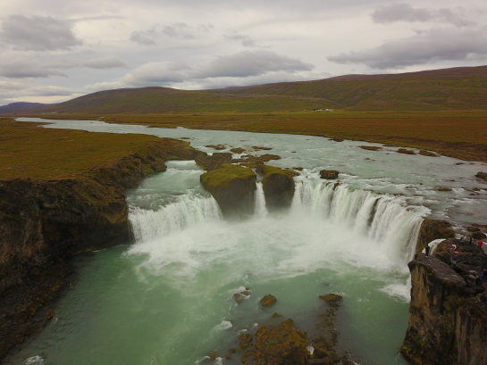2017-08-31-Iceland-014-Gooafoss-Waterfall-drone.JPG