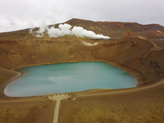 2017-08-31-Iceland-095-Geothermal-power-plant-drone.JPG