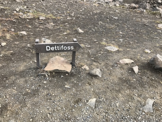 2017-08-31-Iceland-117-Dettifoss-sign.JPG