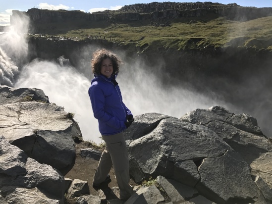 2017-08-31-Iceland-141-Dettifoss-Suzi.JPG