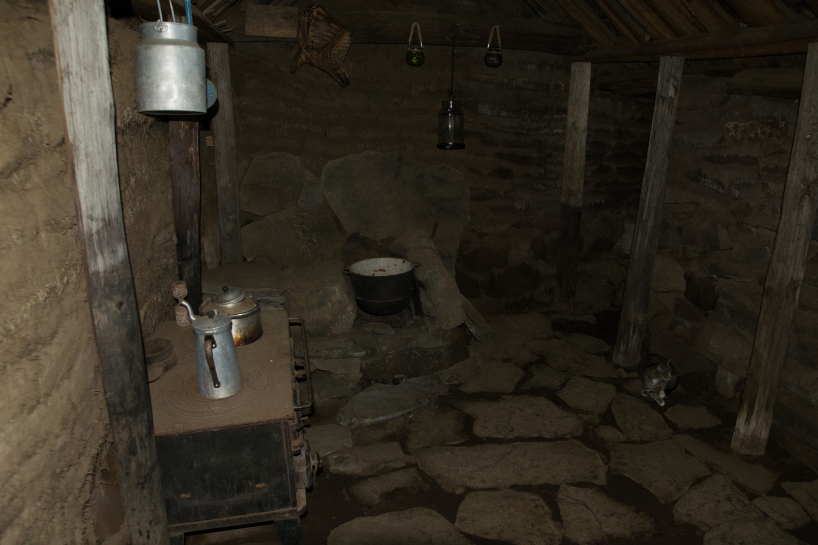 2017-08-31-Iceland-193-Saenautasel-Hobbit-Home-museum.jpg