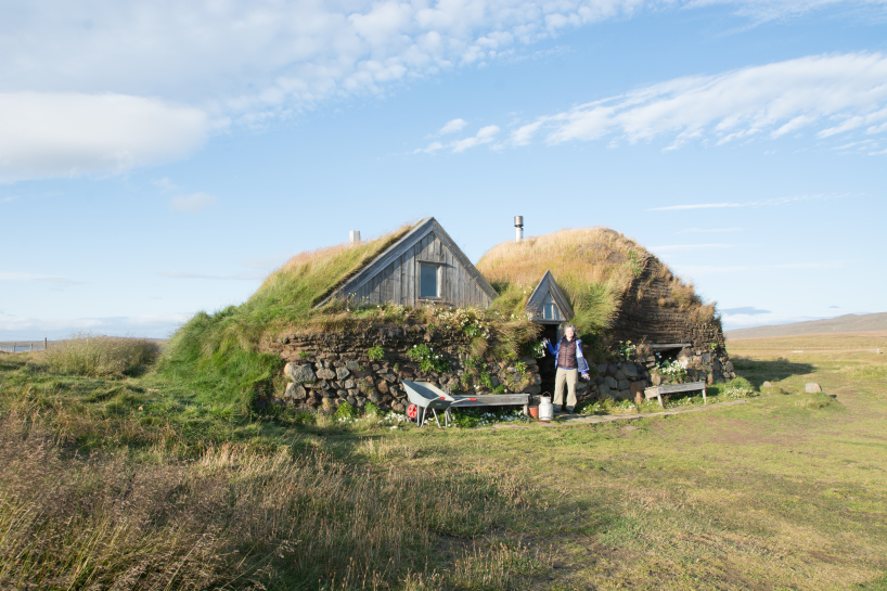 2017-08-31-Iceland-202-Saenautasel-Hobbit-Home-Suzi.jpg
