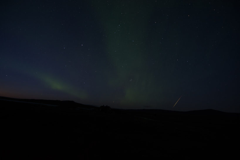 2017-08-31-Iceland-231-Saenautasel-Hobbit-Home-Northern-Lights.jpg