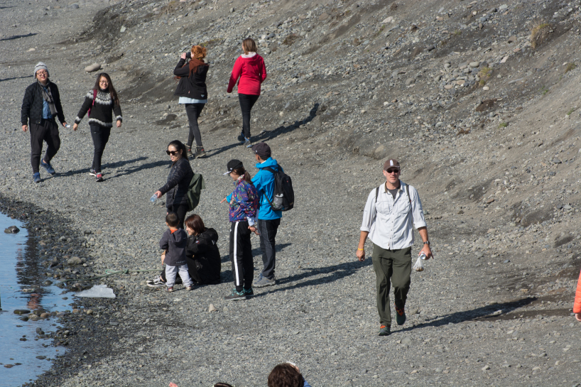 2017-09-01-Iceland-086-Jokulsarlon-Glacier-Lagoon-Travis-picking-up-trash.jpg