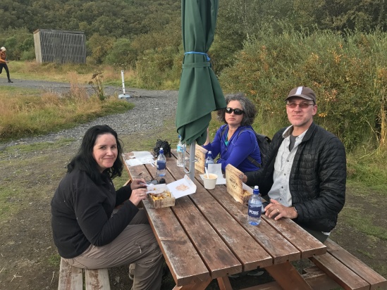 2017-09-01-Iceland-155-Skaftafellsstofa-park-supper.JPG