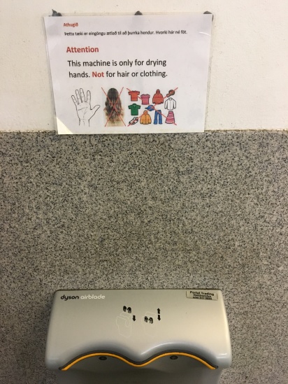 2017-09-01-Iceland-156-Skaftafellsstofa-park-bathroom-sign.JPG
