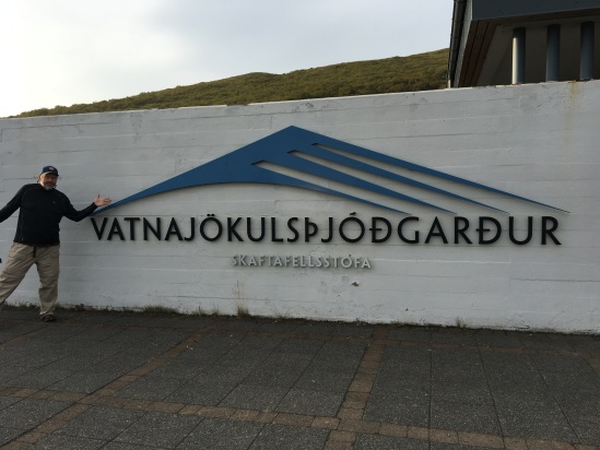2017-09-01-Iceland-157-Skaftafellsstofa-park-Bill.JPG