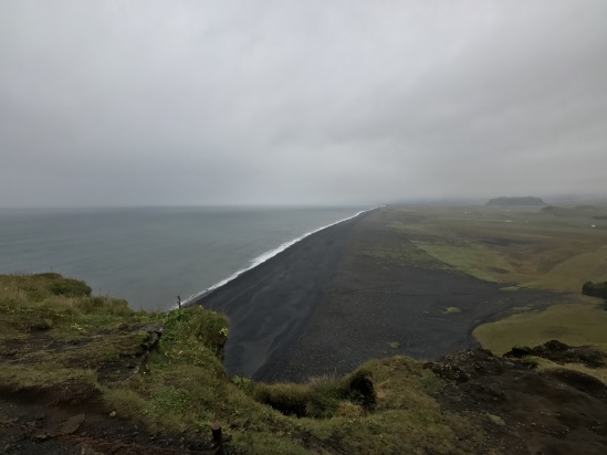 2017-09-02-Iceland-15-Dyrholaey-black-sand.JPG