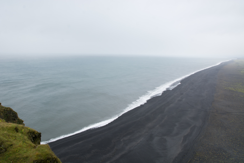 2017-09-02-Iceland-17-Dyrholaey-black-sand.jpg