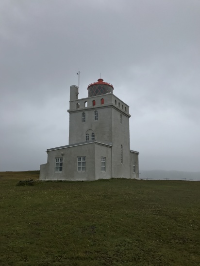 2017-09-02-Iceland-22-Dyrholaey-building.JPG