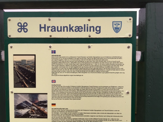 2017-09-02-Iceland-72-Vestmannaeyjar-small-volcanic-island-sign.JPG