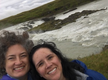 2017-09-03-Iceland-046-Urrioafoss-Suzi-Kris.JPG