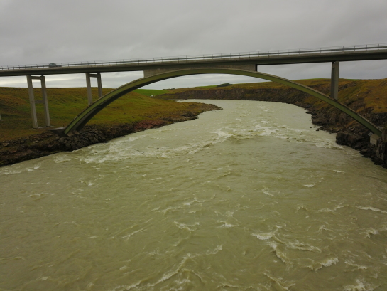 2017-09-03-Iceland-048-Urrioafoss-bridge-drone.JPG