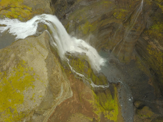 2017-09-03-Iceland-102-Haifoss-drone.JPG