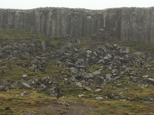 2017/08(August)/Iceland/640x480_2017-08-27-Iceland-06-Basalt-Cliffs-Gerouberg.JPG