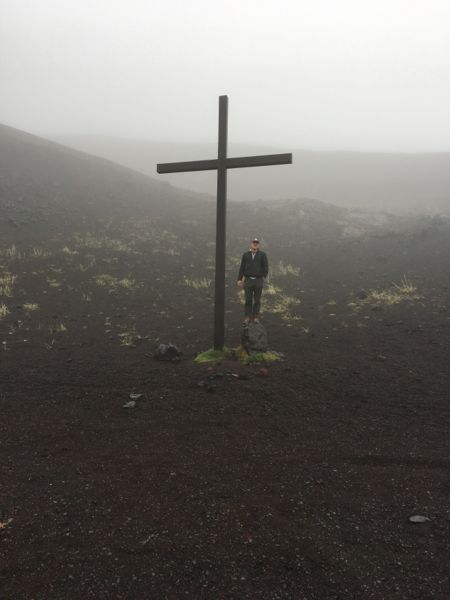 2017-09-02-Iceland-70-Vestmannaeyjar-small-volcanic-island-cross-Travis.JPG