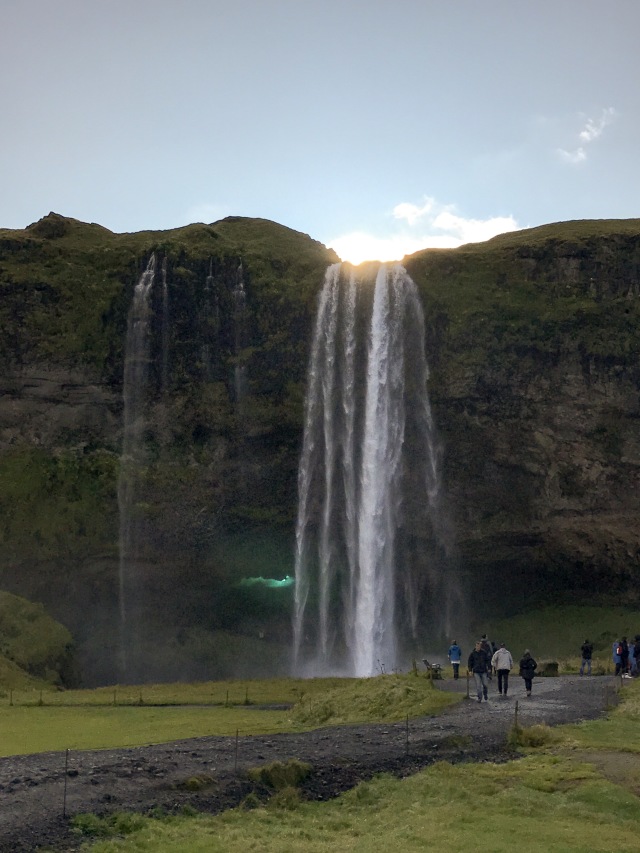 2017-09-03-Iceland-015-Seljalandsfoss.jpg