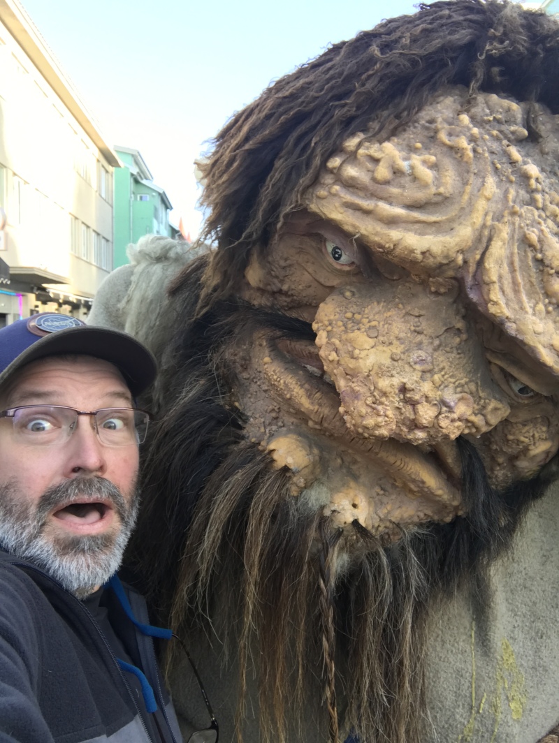 2017/08(August)/Iceland/800x600_2017-08-30-Iceland-083-Akureyri-Trolls-Bill.JPG