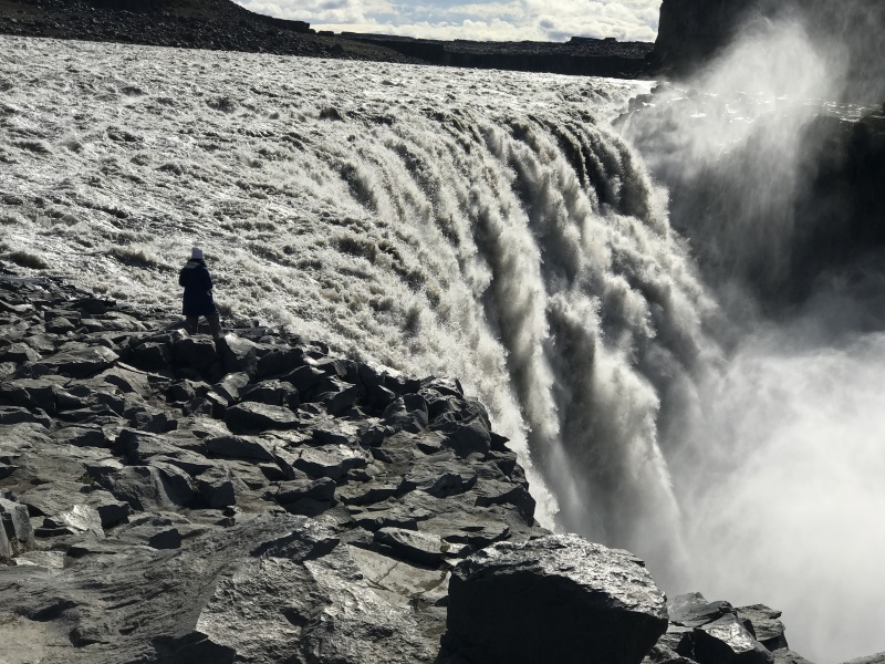 2017-08-31-Iceland-143-Dettifoss-Kris.JPG