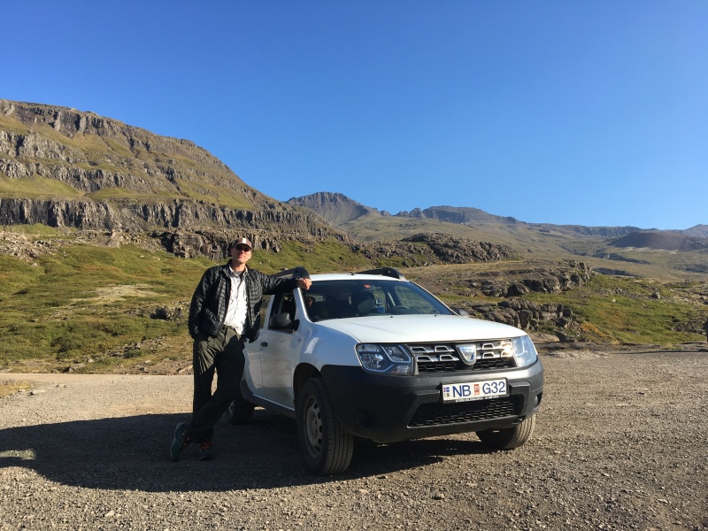 2017/08(August)/Iceland/800x600_2017-09-01-Iceland-015-Travis-Duster.JPG