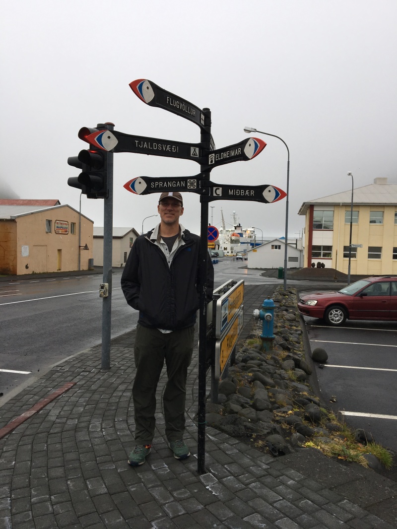 2017-09-03-Iceland-004-Vestmannaeyjar-small-volcanic-island-Travis-street-signs.JPG