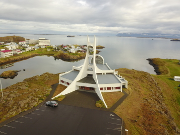 2017-08-28-Iceland-006a-Church-of-Stykkisholmur-Drone-1.JPG