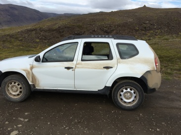 2017-08-28-Iceland-035-clean-Duster.JPG