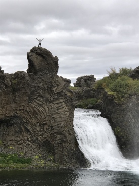 2017-09-03-Iceland-075-Hjalparfoss-Travis-on-top.JPG