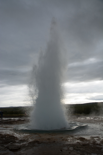 2017-09-04-Iceland-054-Geysir-little-blow-GOOD.jpg