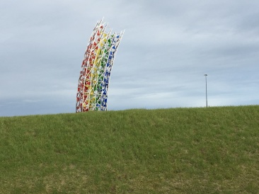 2017-09-05-Iceland-35-rainbow-art-at-airport.JPG