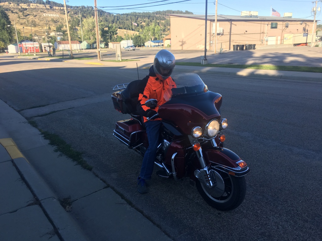 2017/09(September)/Chicago-South-Dakota/1024x768_2017-09-26-Chance-on-Jims-Harley-1.JPG