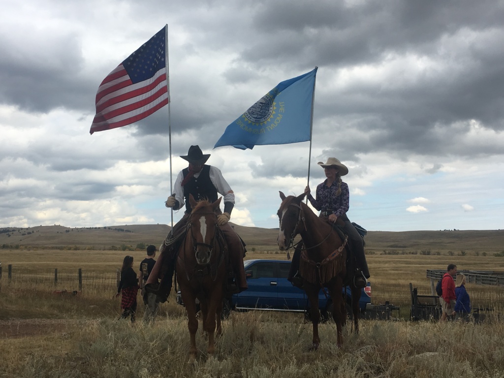 2017/09(September)/Chicago-South-Dakota/1024x768_2017-09-29-Custer-State-Park-Buffalo-Roundup-27.JPG